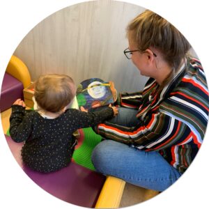 Binnen spelen bij kinderdagverblijf Bambaloe